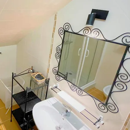 Villa D Wan 10 - Moradia V3 Areia Branca