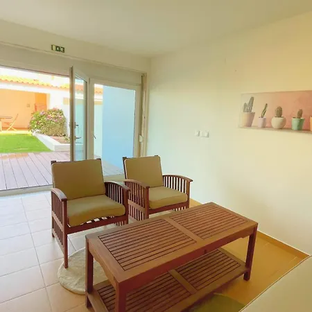 Villa D Wan 10 - Moradia V3 Areia Branca
